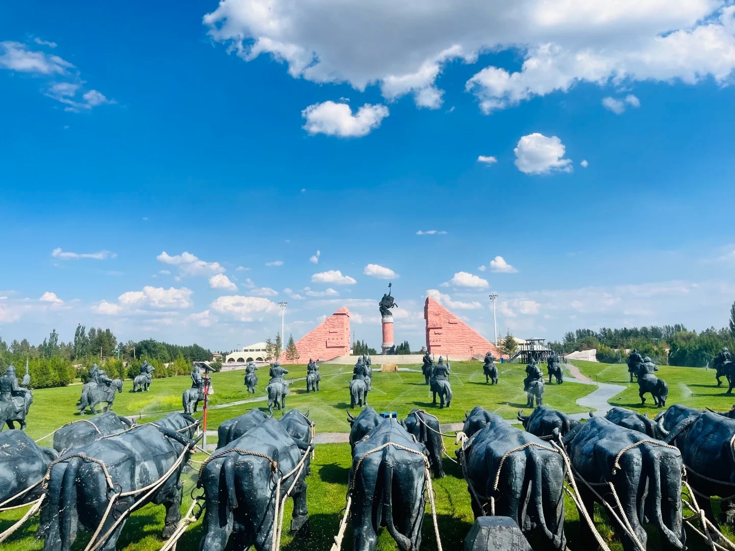 KHÁM PHÁ THẢO NGUYÊN NỘI MÔNG CỔ: HOHHOT - THẢO NGUYÊN HY LA MỘC NHÂN - TƯƠNG SA LOAN - ORDOS - LĂNG THÀNH CÁT TƯ HÃN